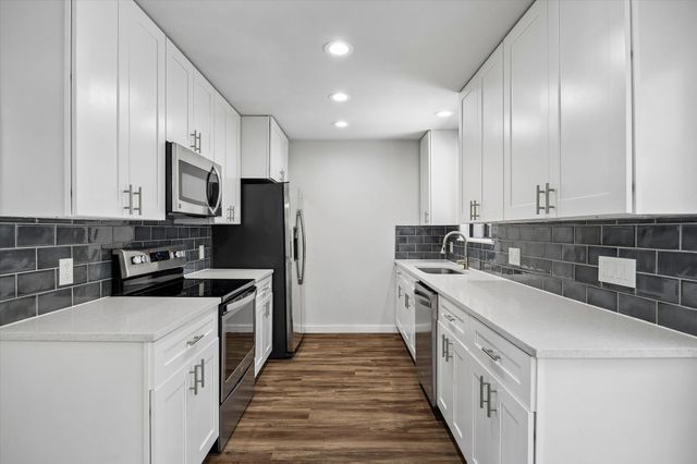 3609 Las Colinas DR A, Austin, TX 78731