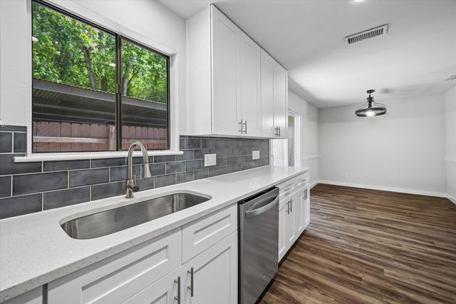 3609 Las Colinas DR A, Austin, TX 78731
