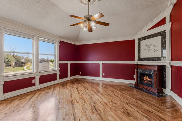 100 Bowie Street, Forney, TX 75126