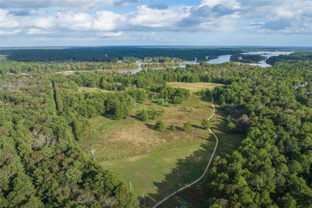 28820 Dobra Trail, New Caney, TX 77357