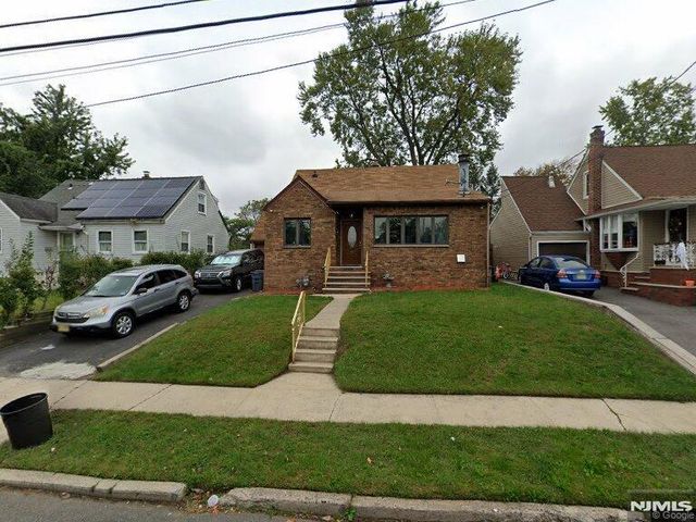 15 Indian Lake Drive, Little Ferry, NJ 07643