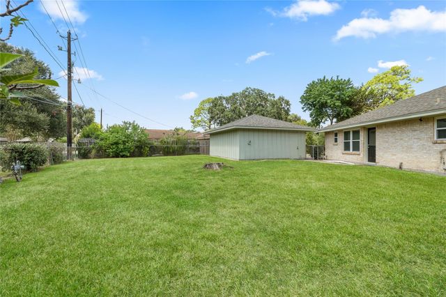 3822 Avenue P, Rosenberg, TX 77471