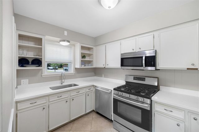 3822 Avenue P, Rosenberg, TX 77471