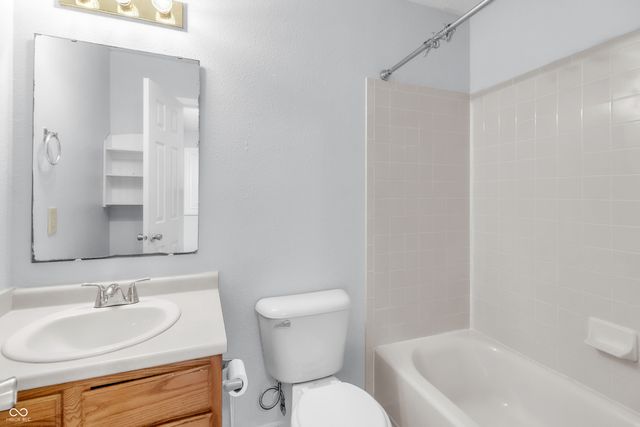 13240 All American Road, Fishers, IN 46037
