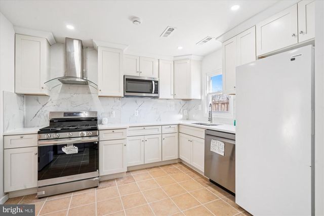 3201 NOTTAGE LN, Falls Church, VA 22042