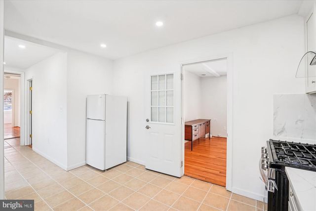 3201 NOTTAGE LN, Falls Church, VA 22042