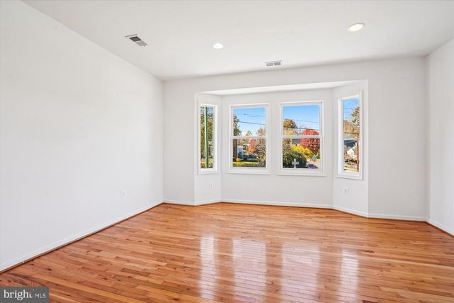 3201 NOTTAGE LN, Falls Church, VA 22042