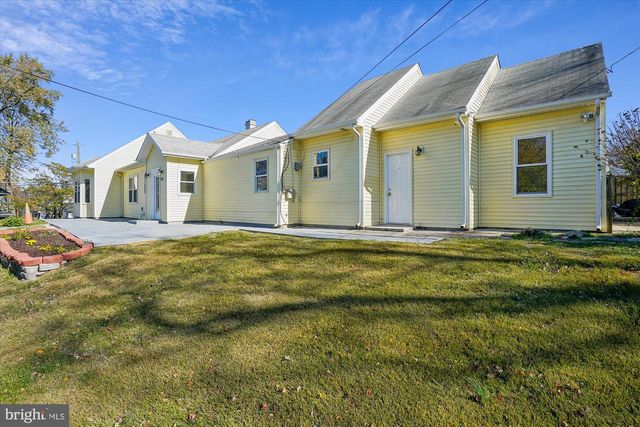 3201 NOTTAGE LN, Falls Church, VA 22042