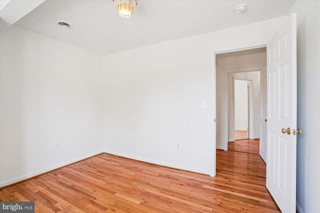 3201 NOTTAGE LN, Falls Church, VA 22042