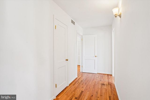 3201 NOTTAGE LN, Falls Church, VA 22042