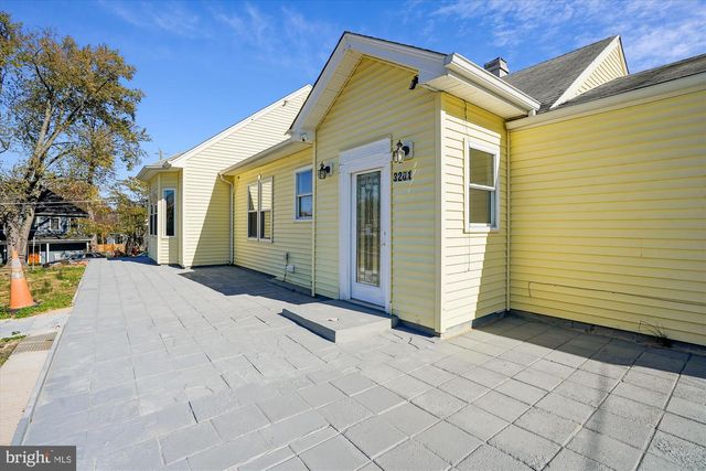 3201 NOTTAGE LN, Falls Church, VA 22042