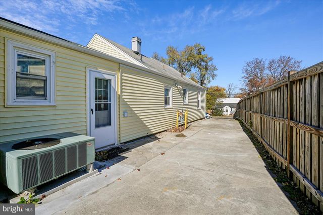 3201 NOTTAGE LN, Falls Church, VA 22042