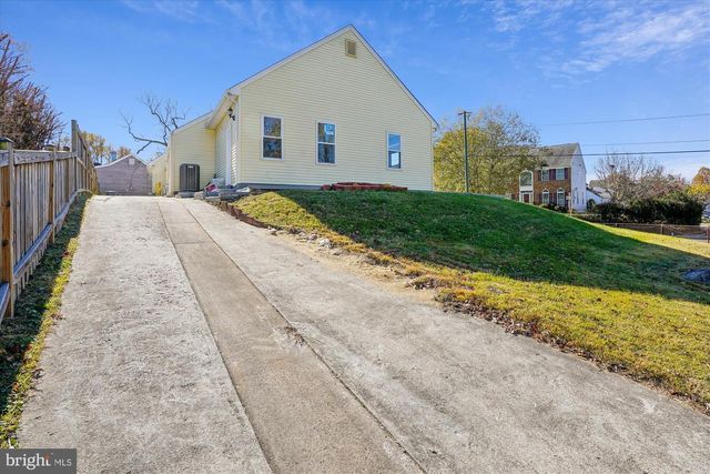 3201 NOTTAGE LN, Falls Church, VA 22042