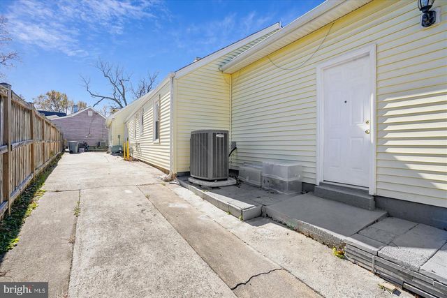 3201 NOTTAGE LN, Falls Church, VA 22042