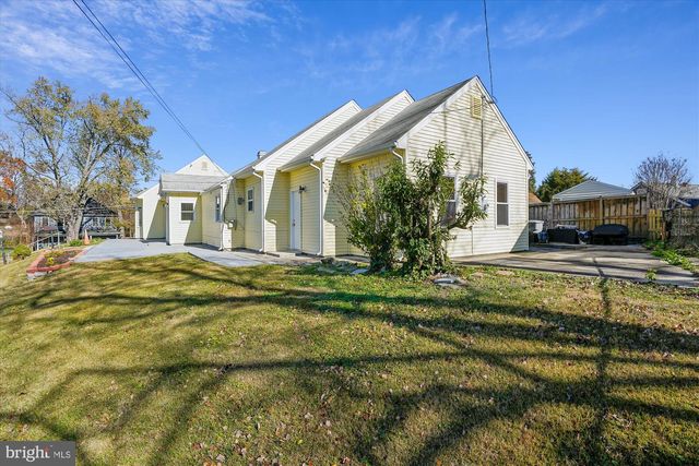 3201 NOTTAGE LN, Falls Church, VA 22042