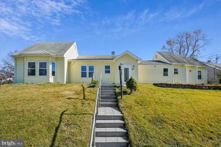 3201 NOTTAGE LN, Falls Church, VA 22042