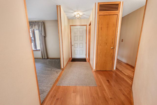 828 Brookwood Lane, Sartell, MN 56377