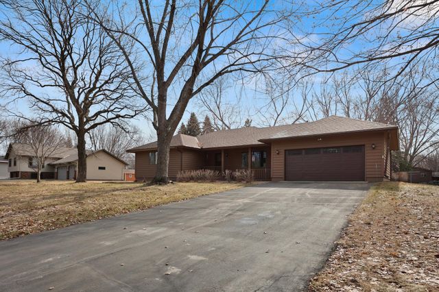 828 Brookwood Lane, Sartell, MN 56377