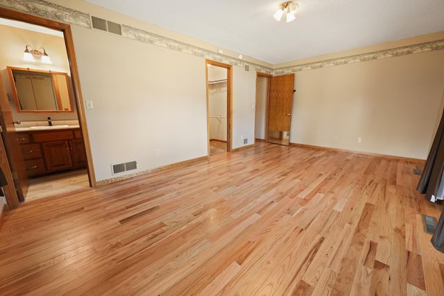 828 Brookwood Lane, Sartell, MN 56377