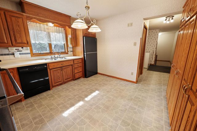 828 Brookwood Lane, Sartell, MN 56377