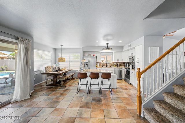 524 W NARANJA Avenue, Mesa, AZ 85210