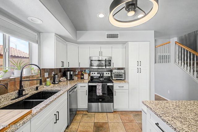 524 W NARANJA Avenue, Mesa, AZ 85210