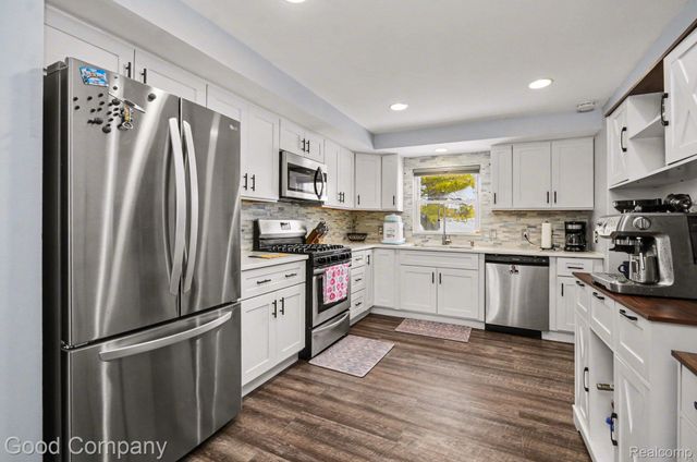 29726 Gloria Street, St. Clair Shores, MI 48082