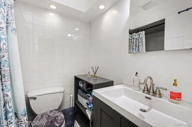 29726 Gloria Street, St. Clair Shores, MI 48082