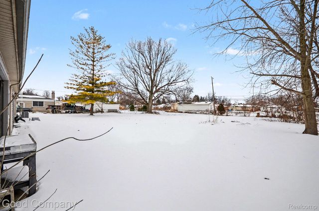 29726 Gloria Street, St. Clair Shores, MI 48082