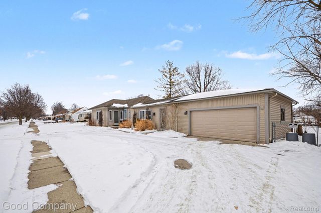 29726 Gloria Street, St. Clair Shores, MI 48082