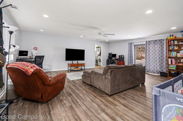 29726 Gloria Street, St. Clair Shores, MI 48082