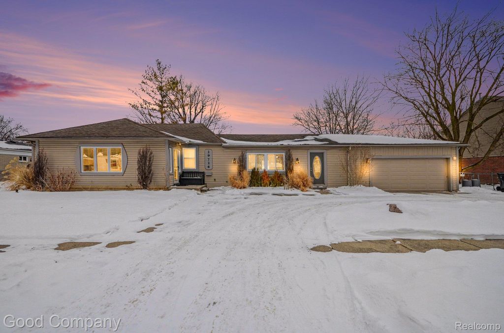 29726 Gloria Street, St. Clair Shores, MI 48082