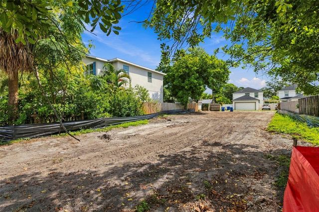 927 YALE STREET N, St Petersburg, FL 33713