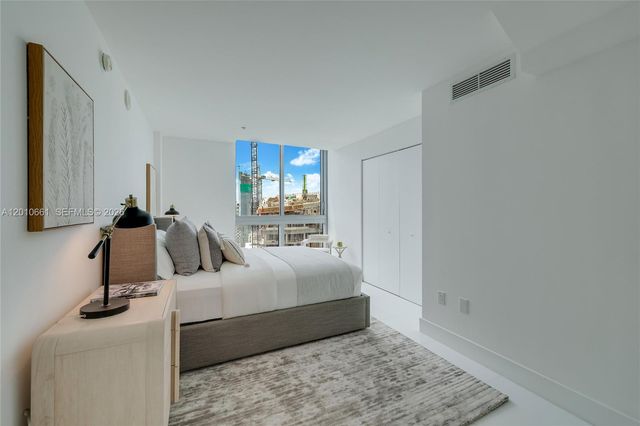 92 SW 3rd St 5202, Miami, FL 33130