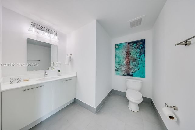 92 SW 3rd St 5202, Miami, FL 33130