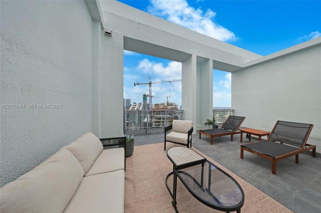 92 SW 3rd St 5202, Miami, FL 33130