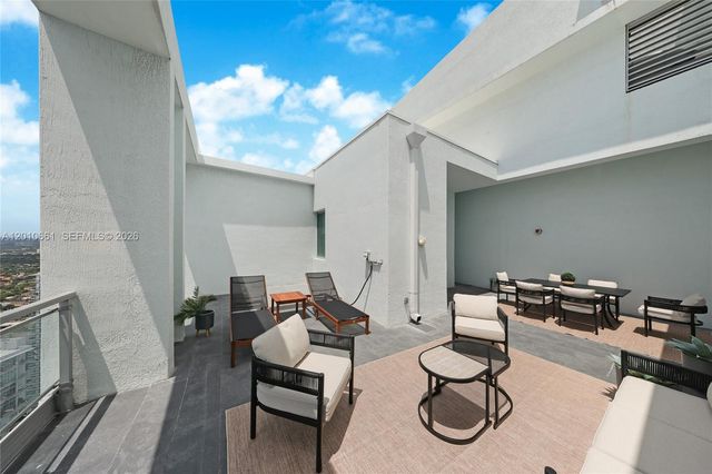 92 SW 3rd St 5202, Miami, FL 33130