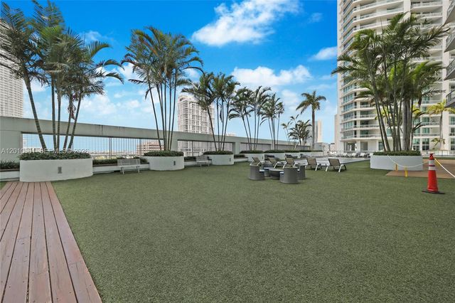 92 SW 3rd St 5202, Miami, FL 33130