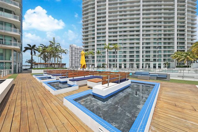 92 SW 3rd St 5202, Miami, FL 33130