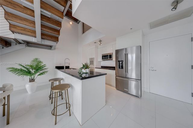92 SW 3rd St 5202, Miami, FL 33130