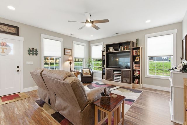 2705 McConnell Rd, Cornersville, TN 37047