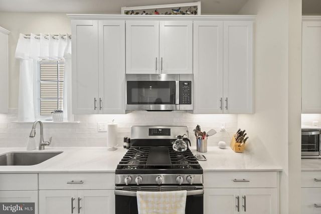38 KEENELAND, New Egypt, NJ 08533