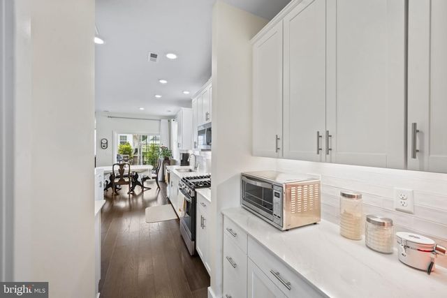 38 KEENELAND, New Egypt, NJ 08533