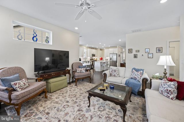38 KEENELAND, New Egypt, NJ 08533