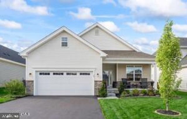 38 KEENELAND, New Egypt, NJ 08533