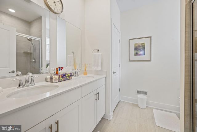 38 KEENELAND, New Egypt, NJ 08533