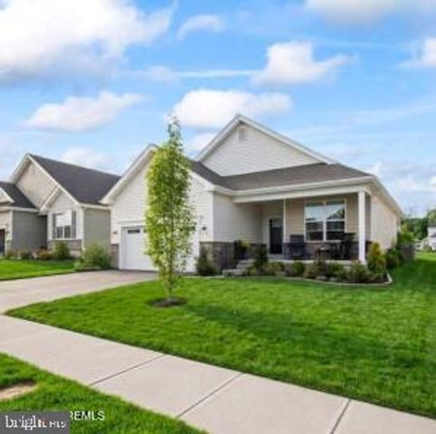 38 KEENELAND, New Egypt, NJ 08533