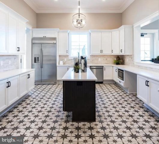 38 KEENELAND, New Egypt, NJ 08533