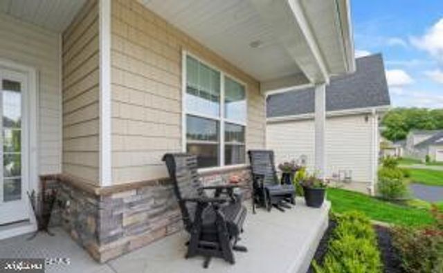 38 KEENELAND, New Egypt, NJ 08533