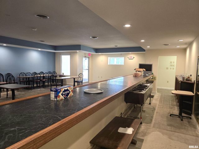 320 DERBY Street, Pekin, IL 61554